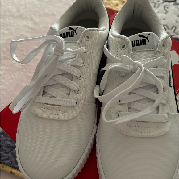 Brand New Never Worn Canvas White/Black with Box Ladies Puma shoe size (9). - Picture 5 of 6